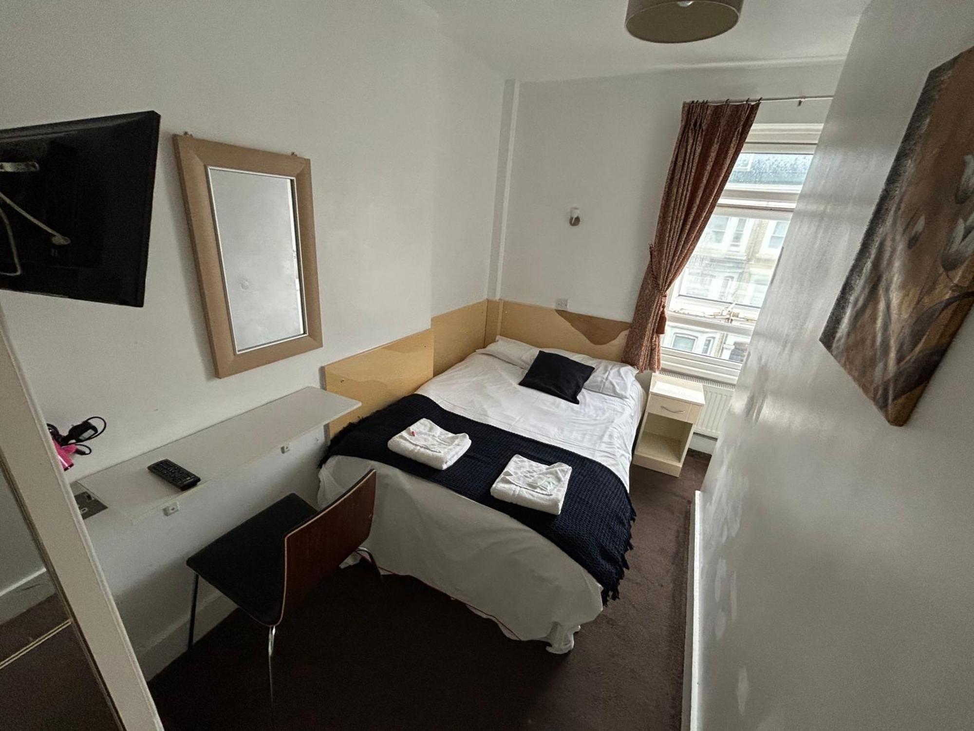 Chambre Double avec Salle de Bains Commune